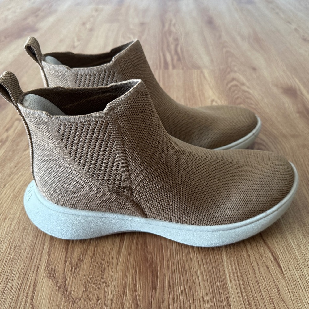 Vivaia Water-Repellent Sneaker Boot Sliders (Urban Boots)